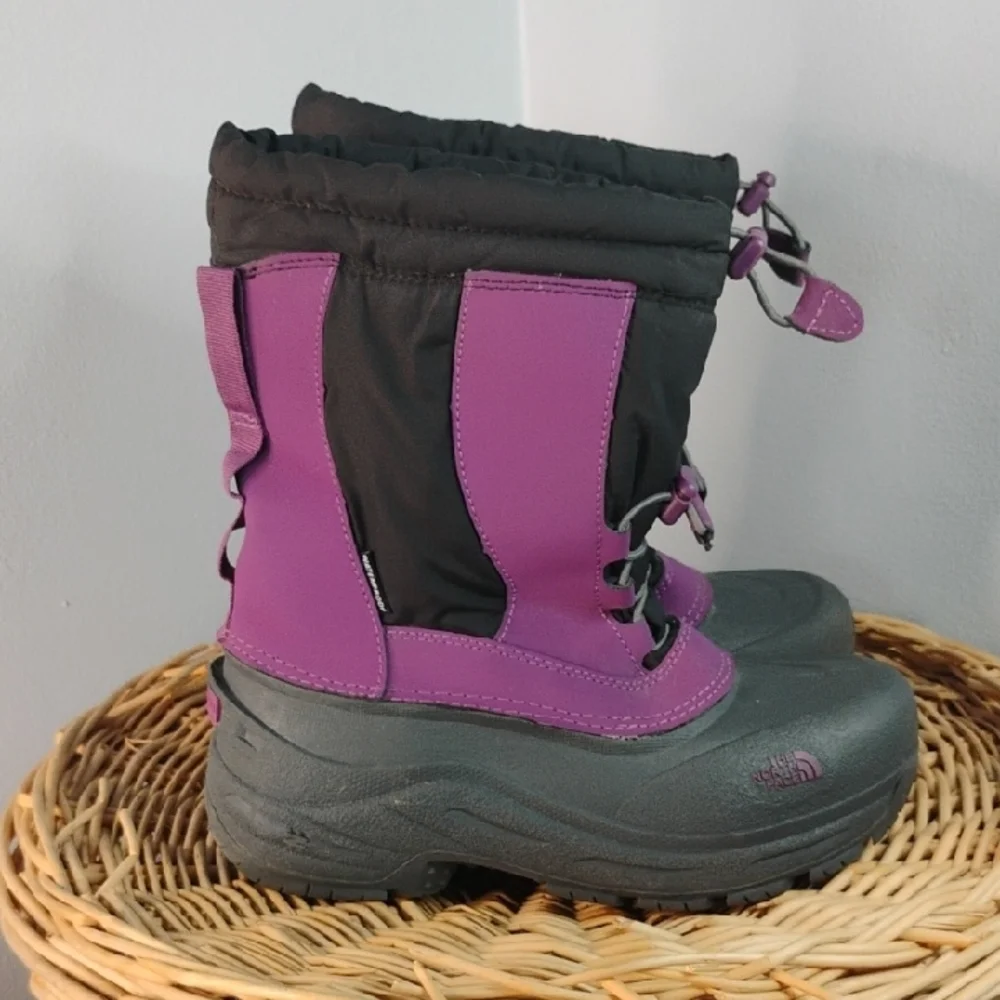 The North Face Insulated Waterproof Boots Big Kids' Size 5 Purple Black Gray